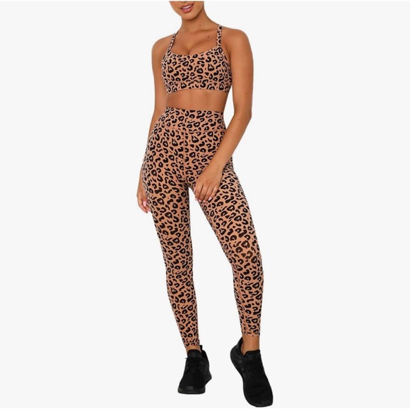 Leopard Print Athletic Set - Picture 1 of 7